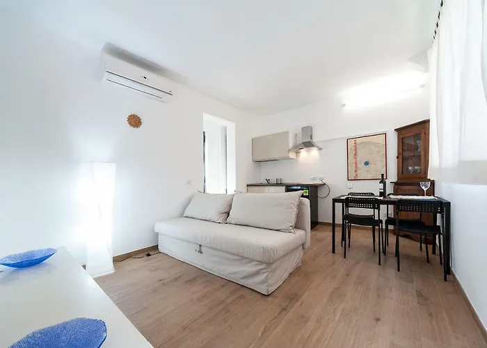 Il Giardino Dell'argano Rosso * Roma